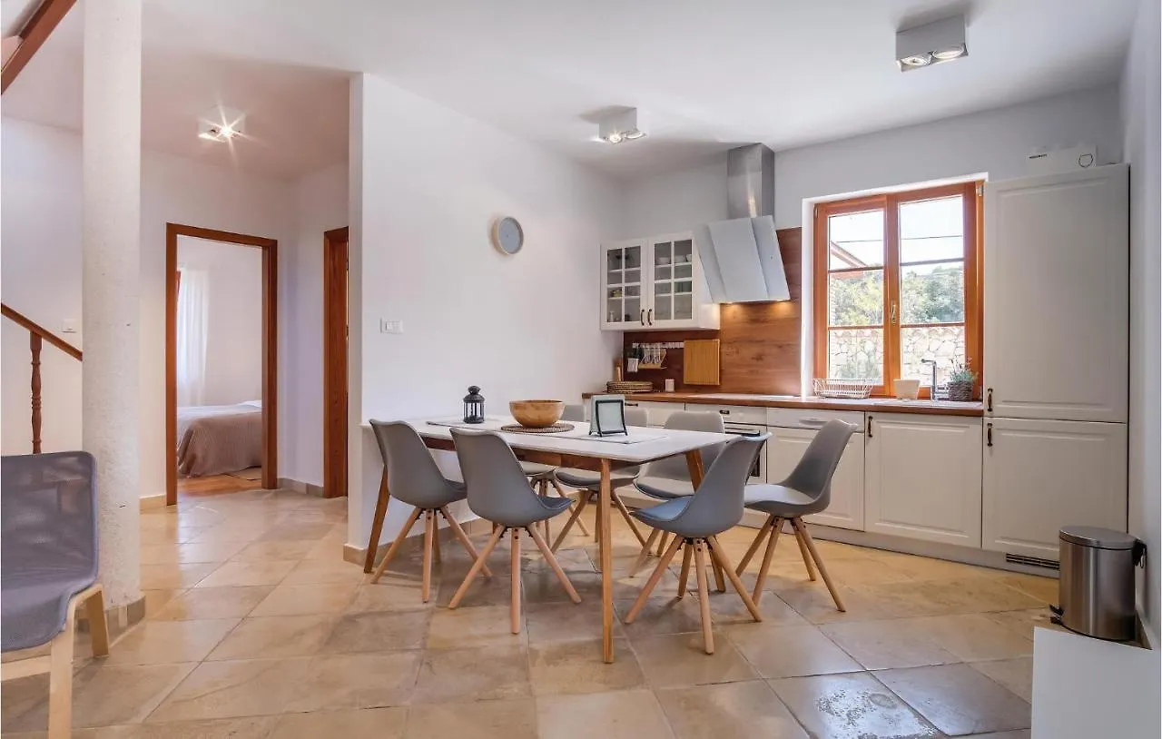 Holiday home Beautiful Home In Sveti Jakov With Kitchen