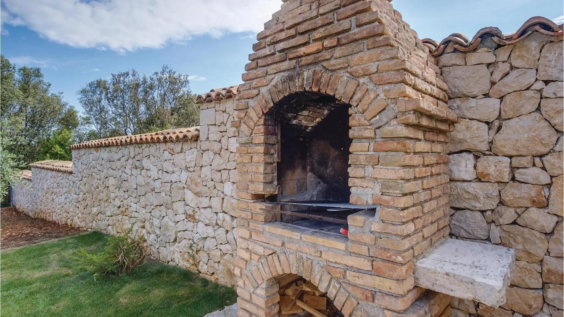 Holiday home Beautiful Home In Sveti Jakov With Kitchen