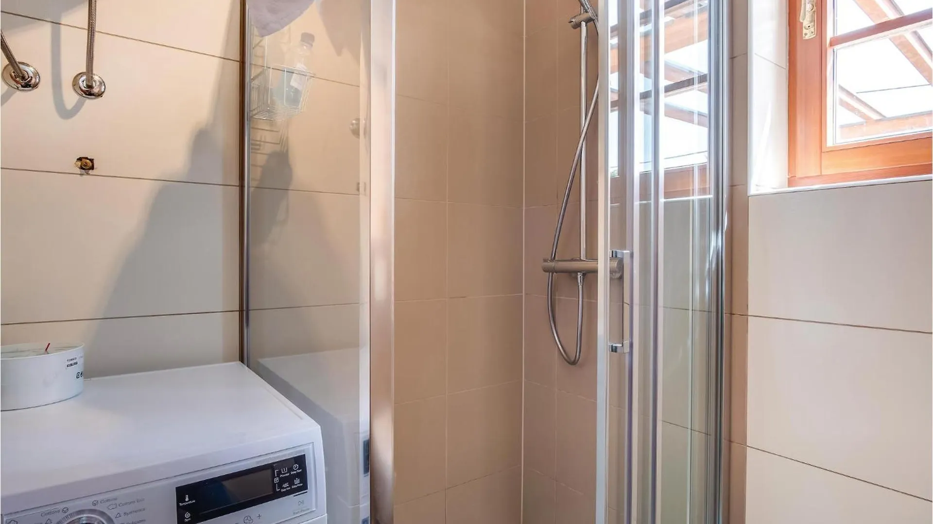 Beautiful Home In Sveti Jakov With Kitchen 0*,  Croatia