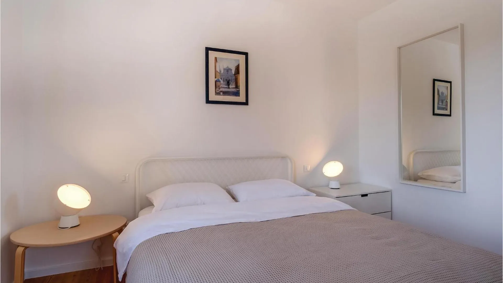 Beautiful Home In Sveti Jakov With Kitchen Croatia