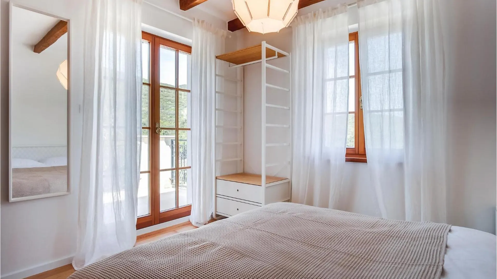 Beautiful Home In Sveti Jakov With Kitchen Croatia